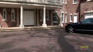 Carmella Bing’s Busty Blonde Charms in a Sizzling Full-Scene Sensation